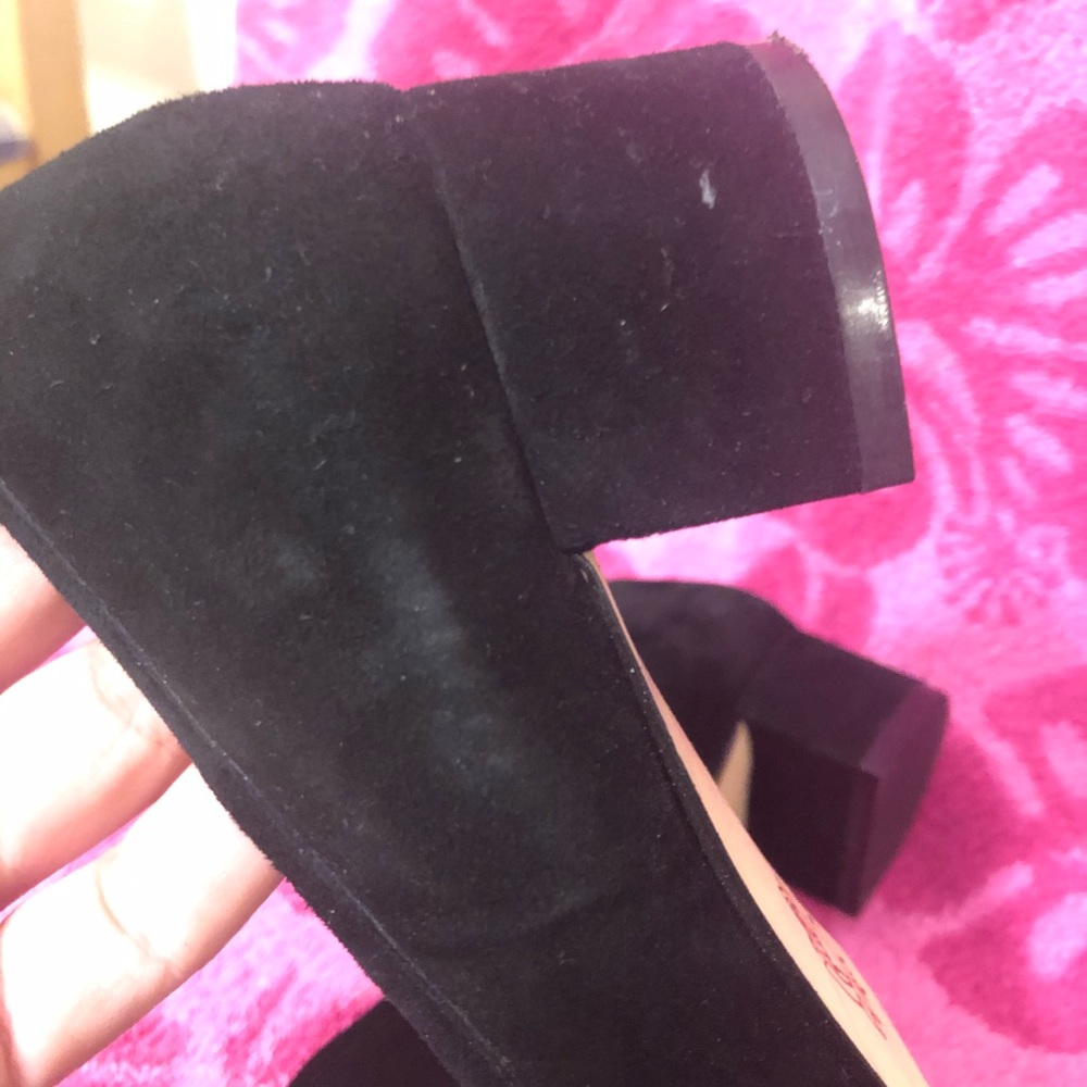 Shoes - Picture 4 of 7